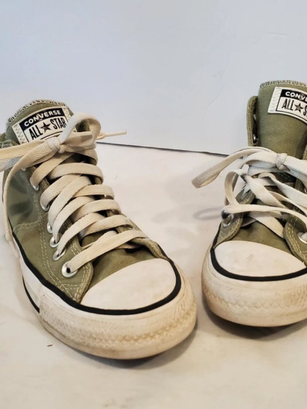 Converses Hightower size 6.5